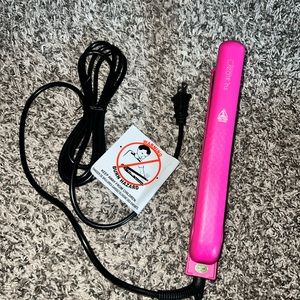 Beauty Creations Hair Straightener